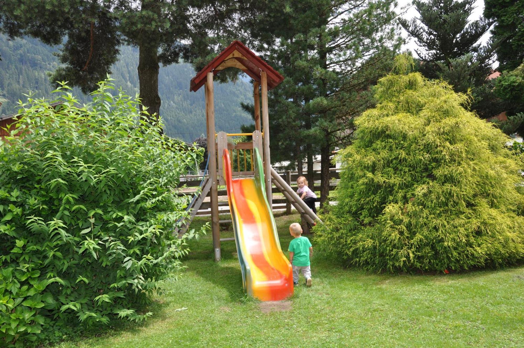 Restaurant Gaestehaus Wiesenheim Uderns Εξωτερικό φωτογραφία
