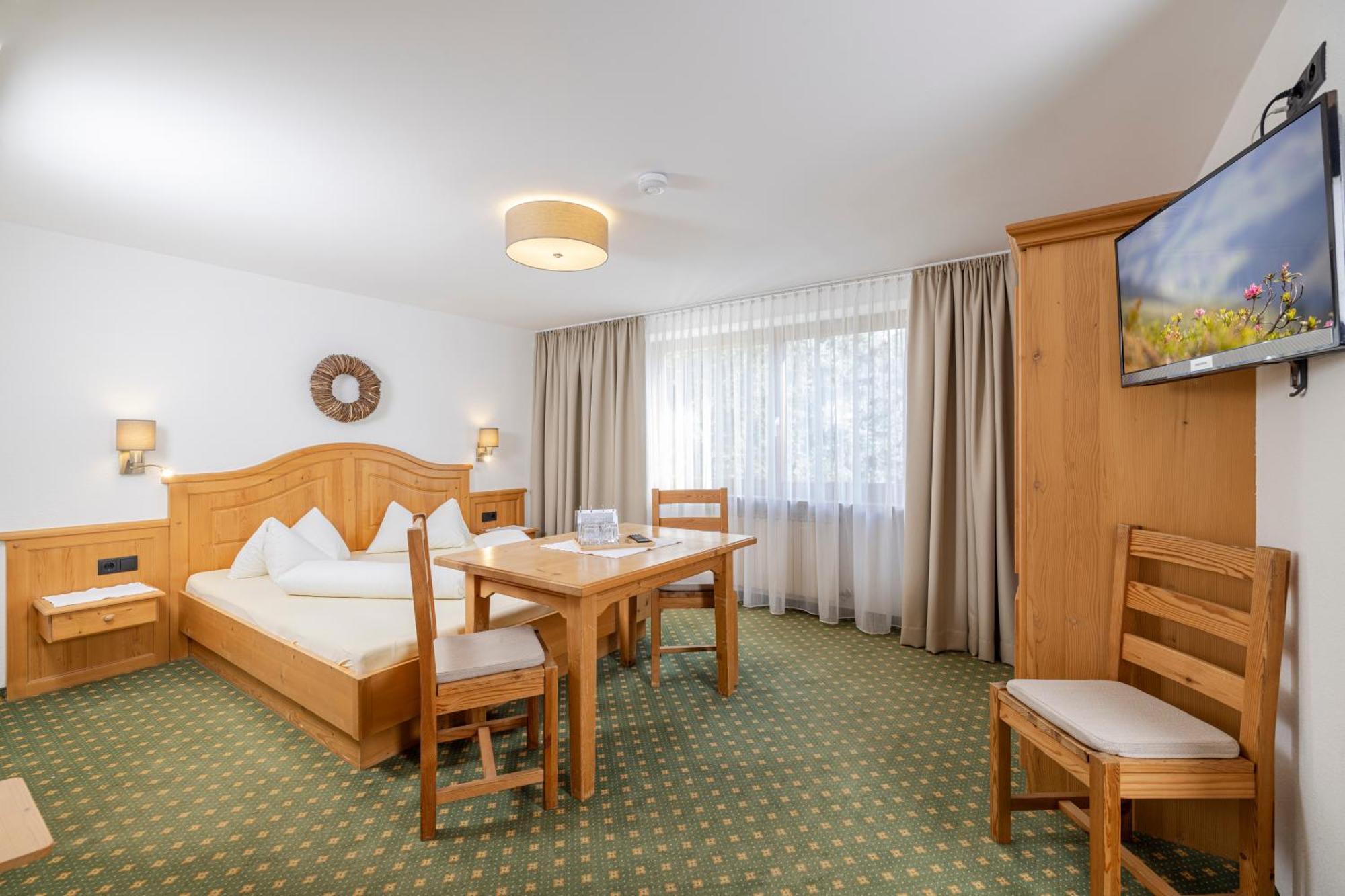 Restaurant Gaestehaus Wiesenheim Uderns Εξωτερικό φωτογραφία