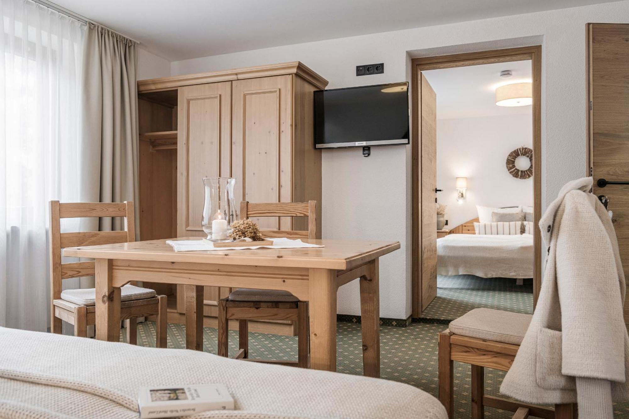Restaurant Gaestehaus Wiesenheim Uderns Εξωτερικό φωτογραφία